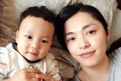 韩国明星哄婴儿视频,明星哄娃视频萌化网友心