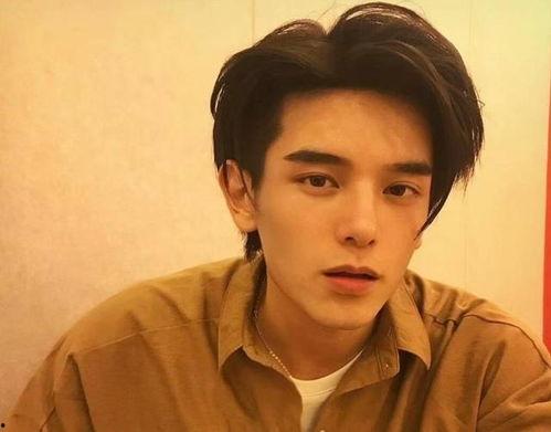 韩国最美网红男画家图片,艺术与颜值的完美融合