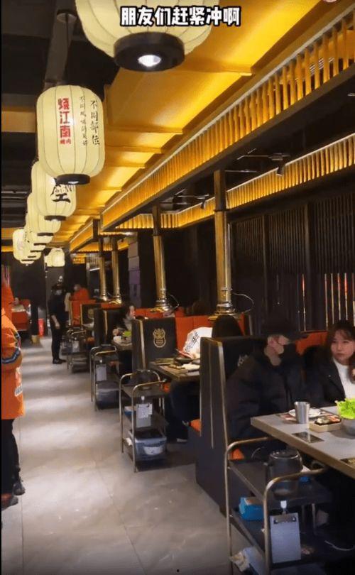 烤肉店明星,揭秘烤肉店人气背后的秘密