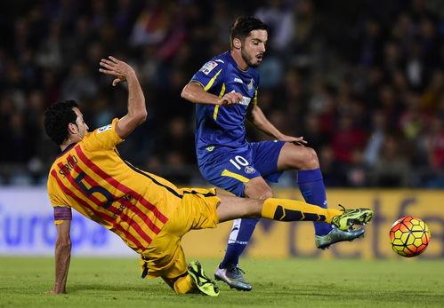 头条直播巴萨赫塔菲,巴萨赫塔菲激战正酣，精彩瞬间不容错过！”