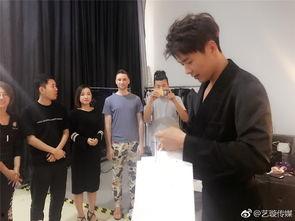 老板给明星8千万,助力明星闪耀娱乐圈